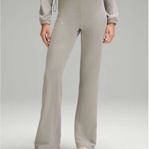 Lululemon Brushed Softstreme Ribbed Zip Flared Pant 32.5"
Riverstone